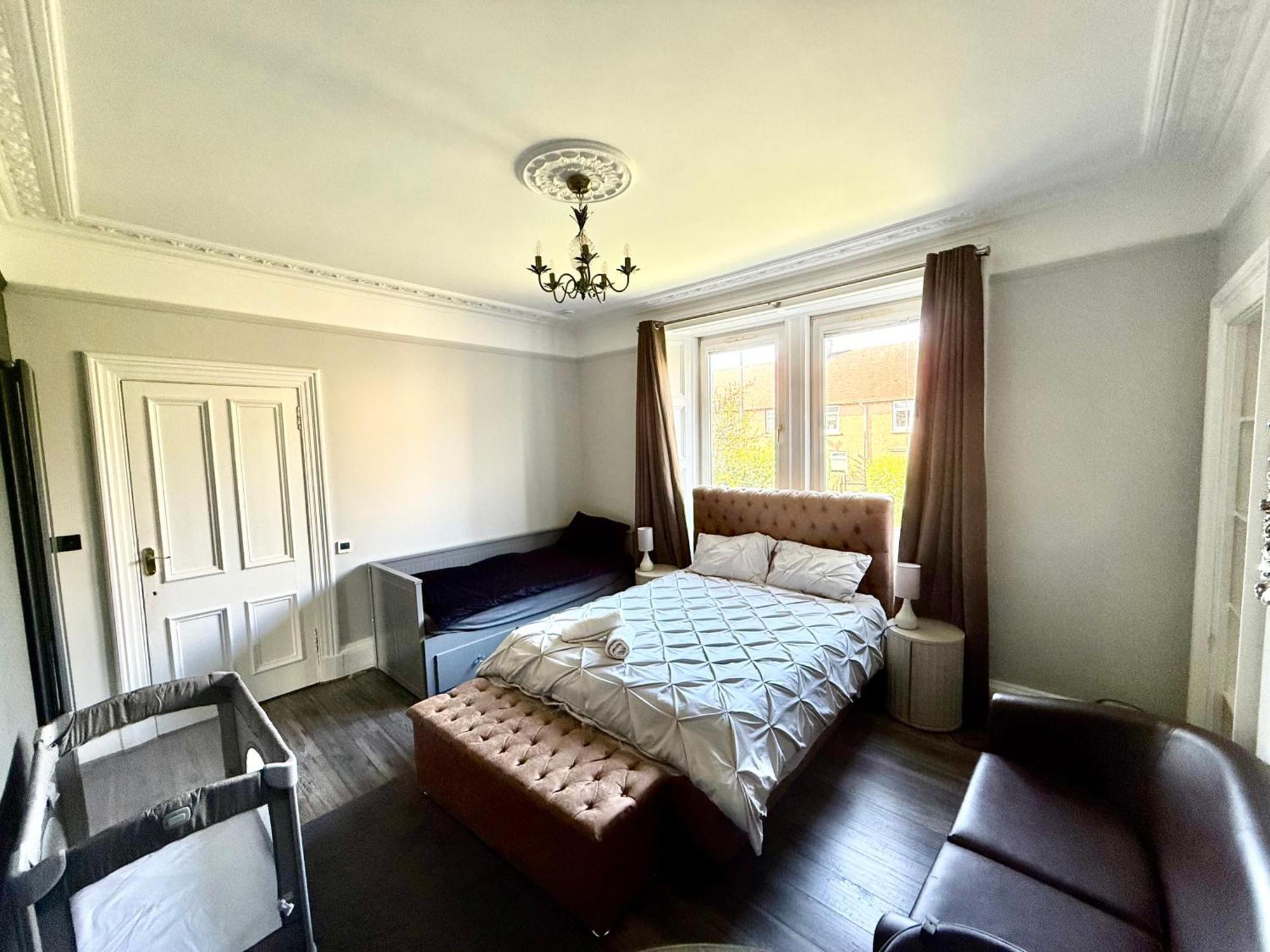 Immanuel House - Modern Luxury Victorian 1872 - Free Parking & Superfast Fibre Optic Wifi